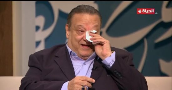 شيخ المداحين باكيا: افتقدت عبلة الكحلاوى كأم وأخت وداعية 