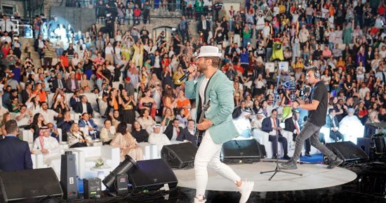 المهرجان العربى للإذاعة والتليفزيون يكرم تامر حسنى كأفضل فنان عربى