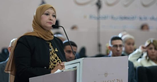 نقيب التمريض تطالب بتطبيق نظام هيئة الرعاية الصحية على كل التمريض بالجمهورية