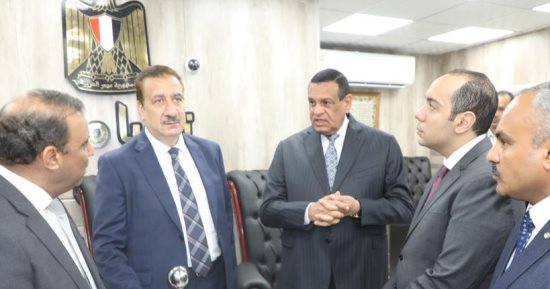 وزير التنمية المحلية يتفقد الشبكة الوطنية الموحدة للطوارئ بمحافظة المنوفية