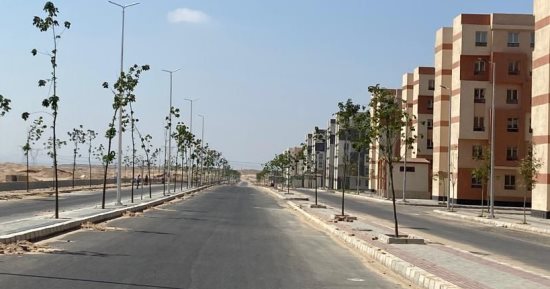استكمال تنفيذ شبكة الطرق بمدينة العبور الجديدة لتسهيل حركة المواطنين