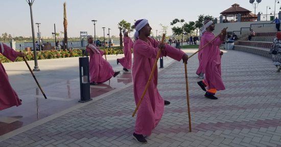 احتفالات فنية وعروض لتنشيط السياحة الداخلية ببنى سويف.. "الشباب والرياضة" تنظم احتفالات بالممشى السياحى.. وكيل الوزارة: احتفالات مستمرة في ذكرى 30 يونيو.. ومحافظ بنى سويف: الممشى محطة ثابتة فى رحلات النيل