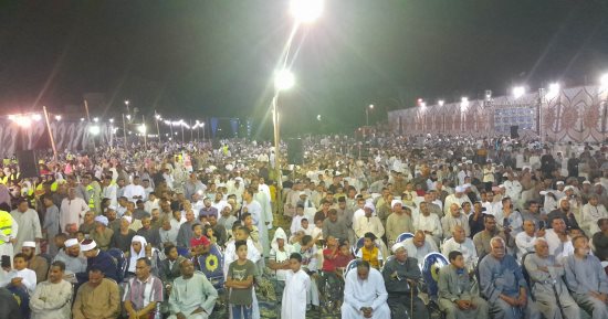 حلم قرية العربات في قنا يتحقق بإنشاء أكبر مدرسة للقرآن.. مدرسة كتاب الله تكرم 1000 حافظ وحافظة فى حضور 7 آلاف شخص.. رحلة عمرة لاثنين من المكرمين.. ومدير المدرسة: شهدت إقبالا من آلاف الدارسين منذ افتتاحها.. صور