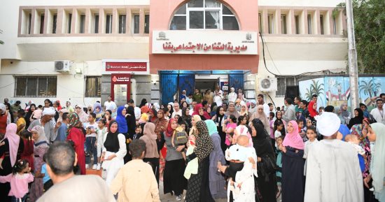 محافظ قنا يودع حجاج الجمعيات لهذا العام قبل مغادرتهم إلى الأراضي المقدسة