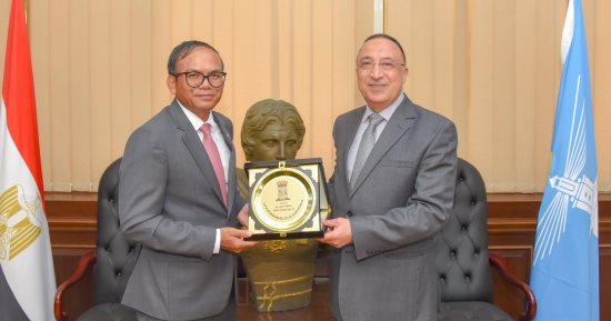 محافظ الإسكندرية يبحث مع سفير مملكة كمبوديا تعزيز سبل التعاون المشترك