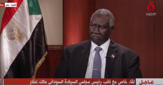 نائب رئيس مجلس السيادة السوداني: مصر الأكثر مساهمة فى حل مشكلة السودان.. مالك عقار لـ «القاهرة الإخبارية»: الدور المصرى فى السودان أخوى.. نشكر الرئيس السيسى والمصريين.. وناقشت مع الرئيس السيسى تداعيات الحرب