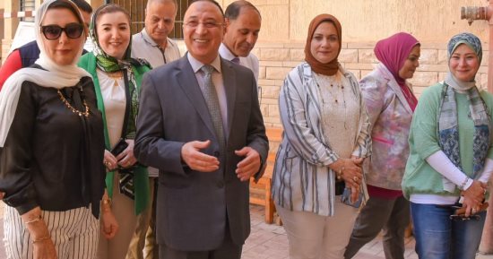 محافظ الإسكندرية يتفقد لجان الثانوية العامة ويوجه بتوفير المناخ الجيد للطلاب