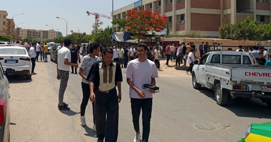 طلاب الثانوية العامة: أسئلة العربى سهلة ولكن هناك جزئيات تحتاج إلى تركيز