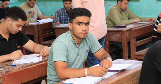 قطار الثانوية العامة يصل محطة اللغة الأجنبية الثانية.. 70% من الأسئلة للمستويات البسيطة والمتوسطة و30 للعليا.. 31 سؤالا منها 2 مقالى و29 اختيارا من متعدد.. زمن الإجابة ساعتان.. ووزير التعليم يوجه بضبط اللجان