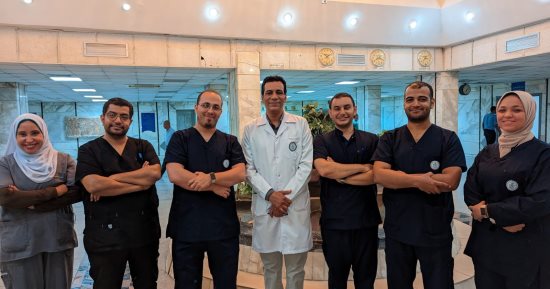 رضيع يفتح فمه للمرة الأولى بعد جراحة نادرة على مستوى العالم بمجمع الأقصر الدولى