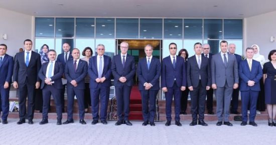 وزير الاتصالات: كابلان بحريان للربط بين مصر والجزائر يدخلان الخدمة فى 2025