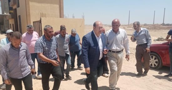 نائب محافظ الجيزة يتفقد معدلات تنفيذ مشروعات مياه الشرب والصرف الصحى بالعياط