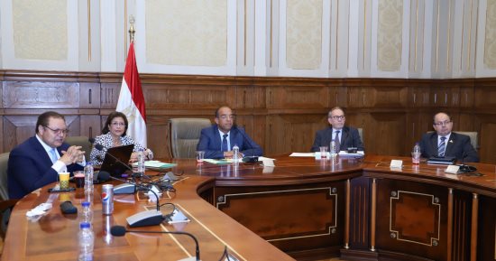 رئيس هيئة الاعتماد والرقابة الصحية يستعرض تطورات التأمين الصحي أمام "الشيوخ"