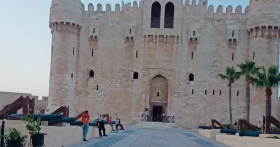 قلعة قايتباى تبدأ حظر شراء تذاكر الدخول نقدا والتحصيل بالبطاقات البنكية فقط