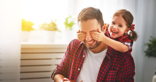 نصائح لزيادة المودة والألفة بين الآباء والأطفال فى عيد الأب