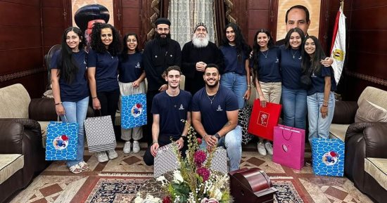 أسقف بني سويف لشباب المهجر :مصر يقودها رئيس عظيم وطني وتشهد مشروعات عملاقة