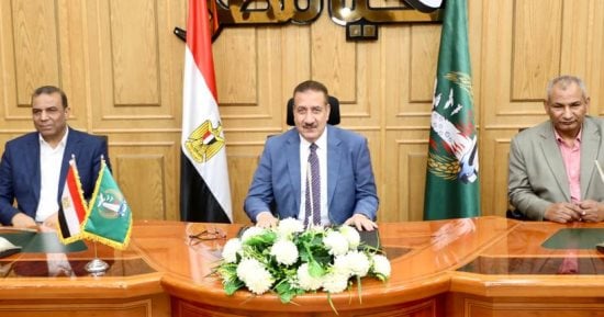 محافظ المنوفية يعقد اجتماعا مع ممثلى شركات القطاع الخاص لبحث التعاون