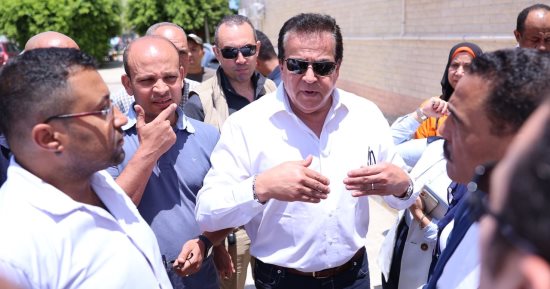 وزير الصحة يتفقد مستشفى مارينا المركزى لمتابعة خطة التأمين الطبى للمدن الساحلية