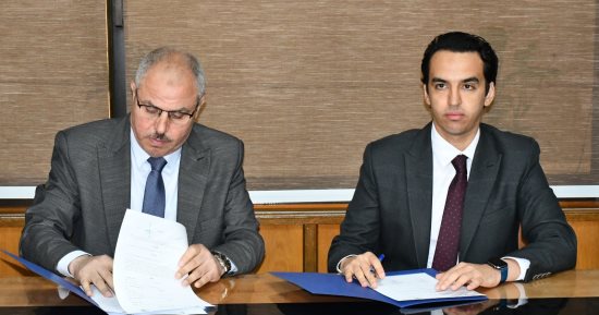  رئيس جامعة القناة يوقع برتوكول تعاون لإنشاء وحدة للذكاء الاصطناعى بكلية الطب  