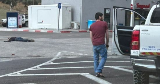 العالم هذا المساء.. مقتل 4 مستوطنين إسرائيليين فى إطلاق نار شمال رام الله واستشهاد منفذى العملية.. نجل الرئيس الأمريكي جو بايدن يقر بالذنب فى 3 تهم فيدرالية.. خادم الحرمين يرحب بالحجاج من مختلف دول العالم.. صور