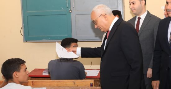 وزير التعليم يتابع امتحانات الثانوية العامة فى اللغة الثانية بالشرقية