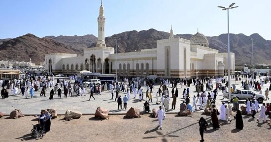 الأرصاد السعودية تحذر من أتربة على منطقة المدنية المنورة 