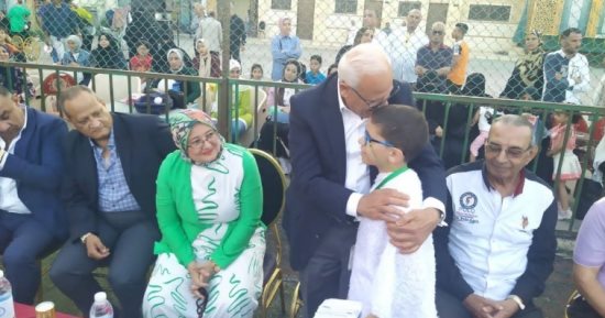 محافظ بورسعيد يشهد أداء تلاميذ المدارس محاكاة الحج.. صور  