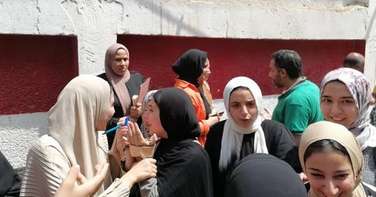 اللغة الأجنبية الثانية ترسم البهجة على وجوه طلاب الثانوية العامة بالدقهلية