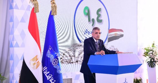 رئيس "قناة السويس": وصلنا لـ9.4 مليار دولار أرباحا خلال عام بعد جهد كبير.. أسامة ربيع: القناة نجحت فى صناعة اليخوت المصرية بنسبة 100%.. والصندوق السيادى للقناة تجاوز 100 مليار جنيه بعد عامين فقط من تدشينه