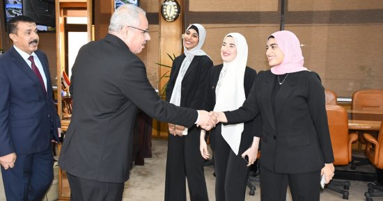 رئيس جامعة قناة السويس يستقبل المعيدات الجدد بكلية التربية الرياضية
