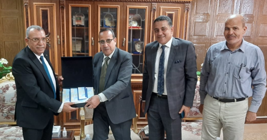 كوبونات بقيمة 400 ألف جنيه للأسر الأولى بالرعاية من البنك الزراعى المصرى
