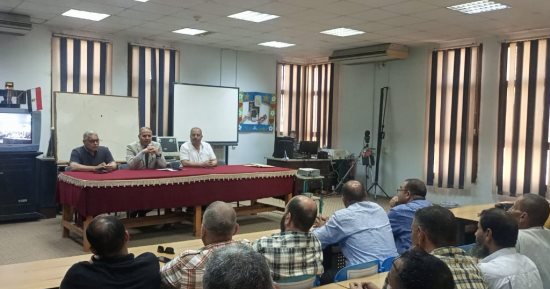وكيل تعليم كفر الشيخ يجتمع مع أعضاء مركز أسئلة الثانوية العامة لمتابعة تطبيق التعليمات