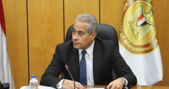 وزير العمل يلتقى مع ممثلى المبادرة الوطنية لتطوير الصناعة المصرية "ابدأ"