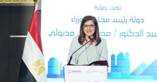 وزيرة التخطيط: الدولة تولى اهتماما متزايدا بعملية التوطين المحلى