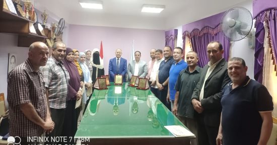 وكيل تعليم كفر الشيخ يكرم "توجيه الصحافة" للتميز فى فنون الإعلام