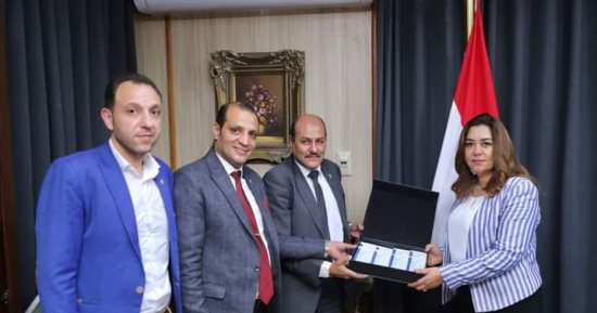 محافظ دمياط تشيد بجهود البنك الزراعى فى رعاية الفئات الأكثر احتياجًا