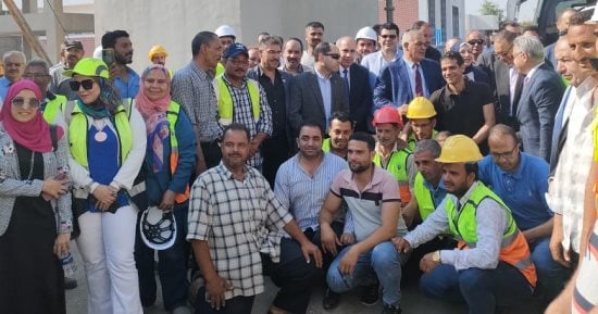 وفد "محلية النواب" يتفقد مشروعات خدمية بالشرقية.. والأهالى يستقبلونه بالمزمار