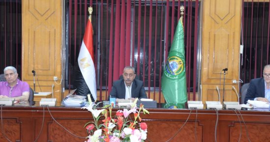 محافظ الإسماعيلية يترأس اللجنة العليا لاختيار القيادات بالمحافظة