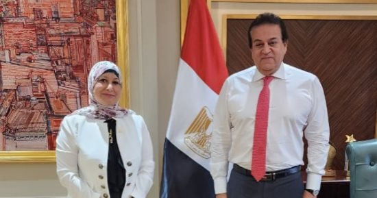 نقيب التمريض تناقش مع وزير الصحة تنشيط البورد العربي في مصر وتعميم ميثاق أخلاقيات المهنة