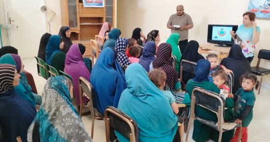 توقيع الكشف الطبى على 1847 حالة خلال قافلة علاجية بمغاغة بالمنيا