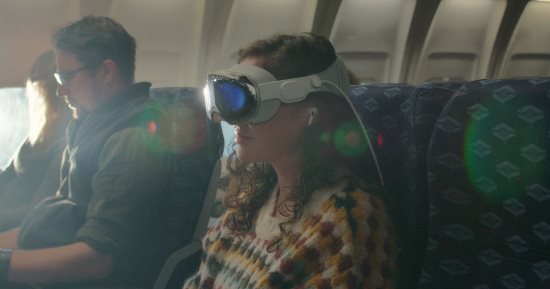 هل تأتي Apple Vision Pro مع "وضع السفر" لركوب الطائرة؟.. تقرير يجيب 