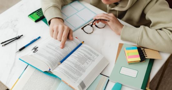 طرق تساعد طلاب الثانوية العامة على التركيز  أثناء المراجعة