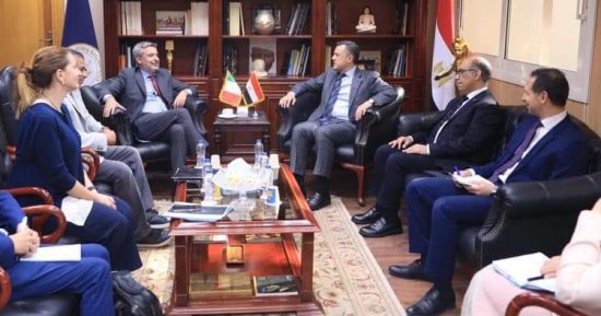 وزير السياحة يناقش مع سفير إيطاليا مقترحات الترويج السياحي لمصر