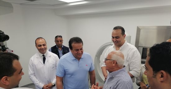 وزير الصحة يتفقد مجمع الشفاء الطبى فى بورسعيد.. صور