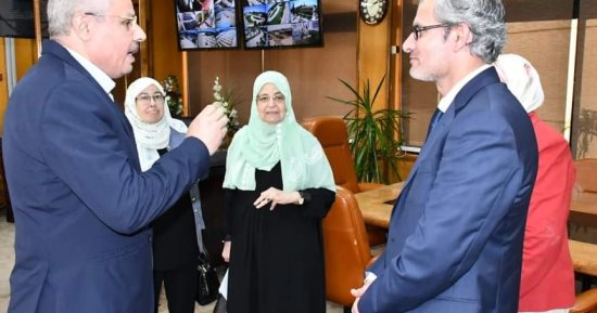 رئيس جامعة القناة: العيادات الخارجية بكلية العلاج الطبيعي تفتتح هذا العام