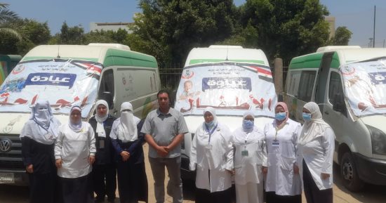الكشف وتوفير العلاج لـ  1530 بقافلة مجانية بقرية منشية البديني فى بنى سويف