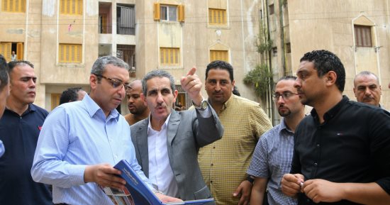 محافظة الغربية تتخذ خطوات جادة نحو تطوير مساكن الأوقاف بالعجيزى بعد إجازة عيد الأضحى.. تطوير 15 بلوكا بـ36 عمارة سكنية تقطنها 800 أسرة.. وإحلال وتجديد كامل لشبكات المياه والصرف الصحى ودهان واجهات العمارات.. صور