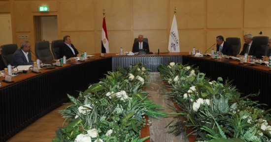 وزير النقل يوجه بتوفير المعدات لتصنيع قطع غيار السكة الحديد محليا