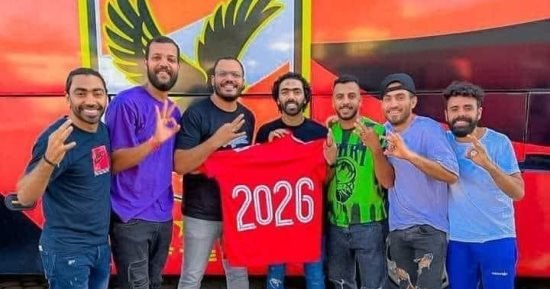 حسين الشحات يحتفل مع أصدقائه بالتجديد للأهلي حتى 2026