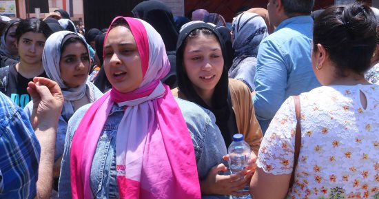 تباين آراء طلاب الثانوية العامة حول مادتى الكيمياء والجغرافيا بالدقهلية.. صور